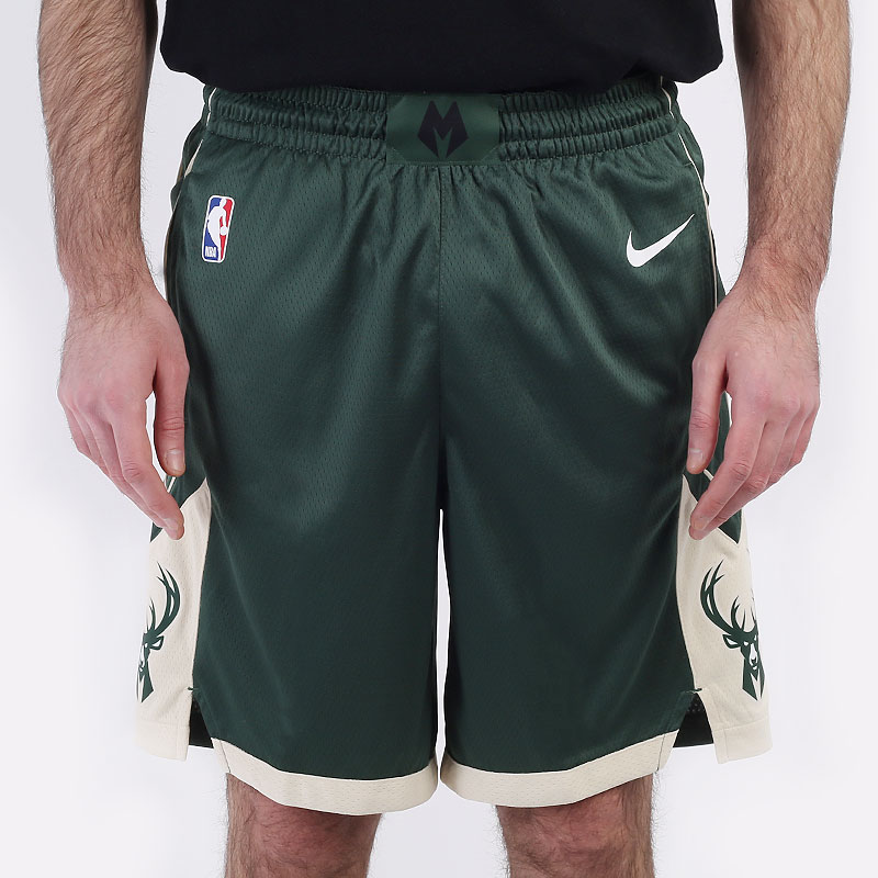 мужские зеленые шорты  Nike Milwaukee Bucks Icon Edition Swingman Shorts NBA AJ5623-323 - цена, описание, фото 3